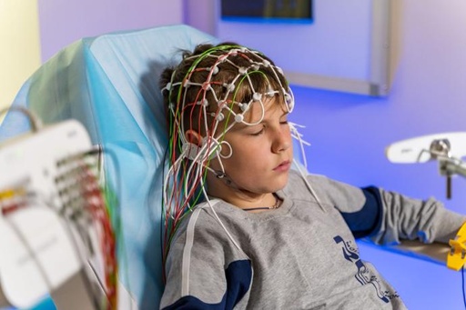 Desarrollo y alteraciones del sistema nervioso central: exploración neuropediátrica, anamnesis y técnicas de neuroimagen.